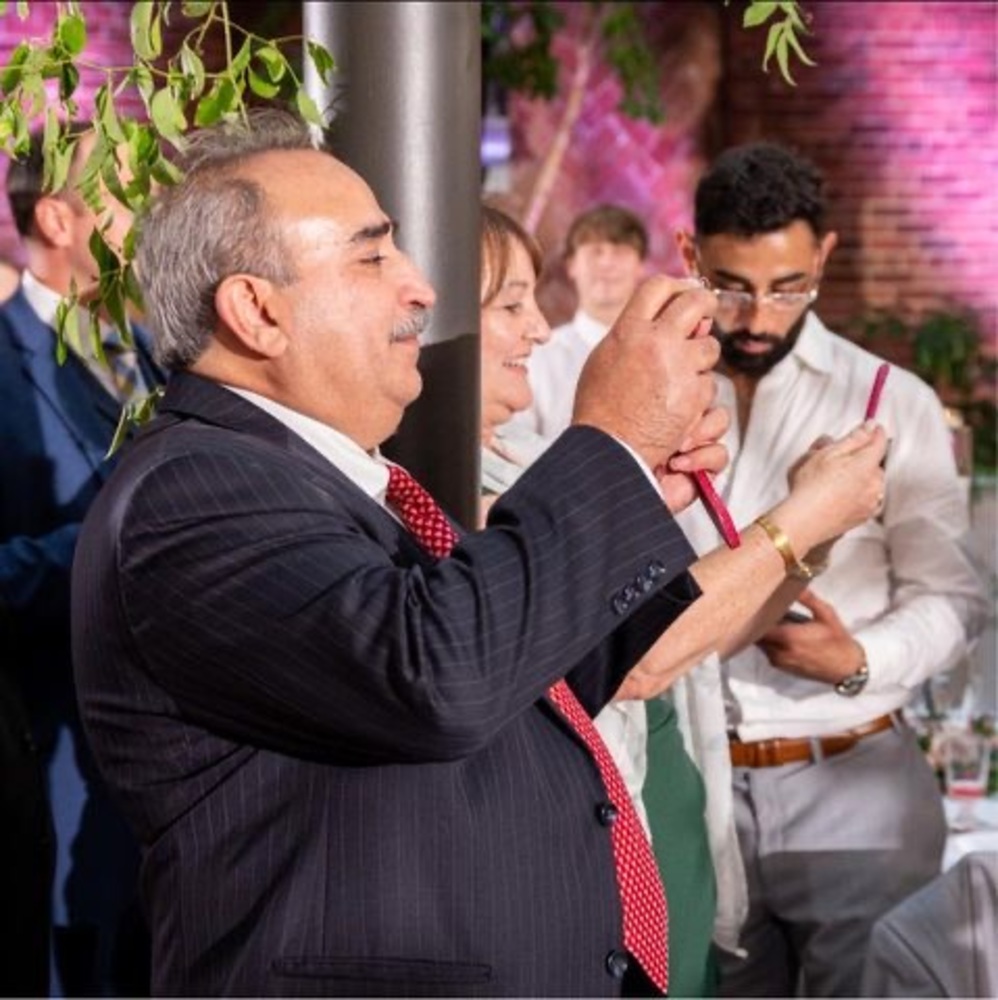 Meet your Posher, Amad